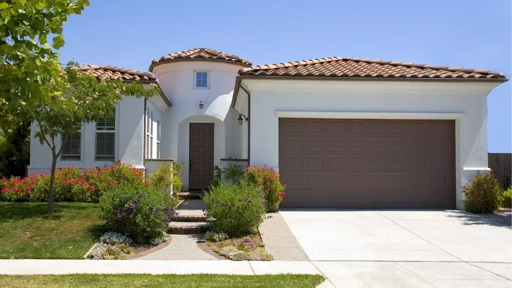 modern-spanish-style-house-1.jpg